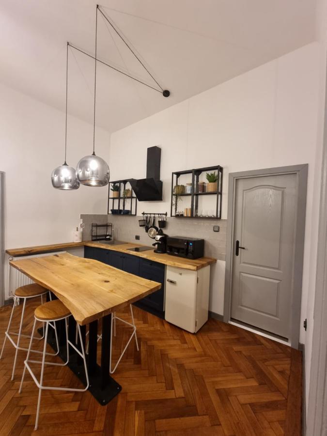 Appartamento Cuba Braşov